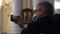 Sequence-01.Still042